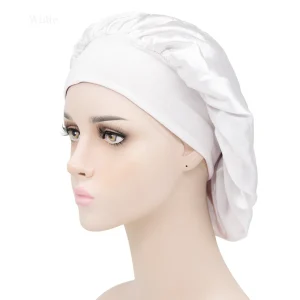 Bonnet en Satin Blanc