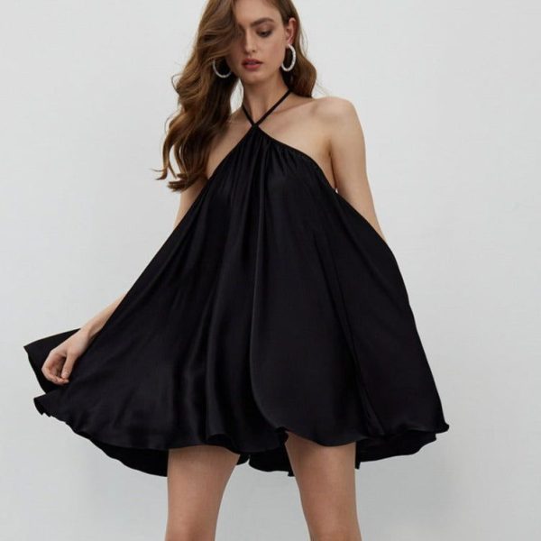 robe satin évasée noire